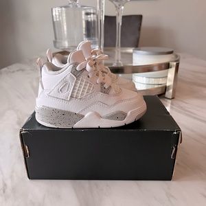 Grey & white Jordan’s toddler